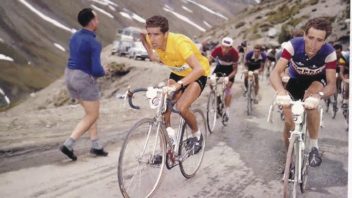 🌡Rànking de mejores ciclistas españoles de la historia 🚴‍♂️

1️⃣Indurain
2️⃣Contador
3️⃣Valverde
4️⃣Freire
5️⃣Bahamontes
6️⃣Delgado
7️⃣Poblet
8️⃣Ocaña
9️⃣Purito
1️⃣0️⃣Heras

😏 Estas de acuerdo? Qué cambiarias? Os leo! 🔥