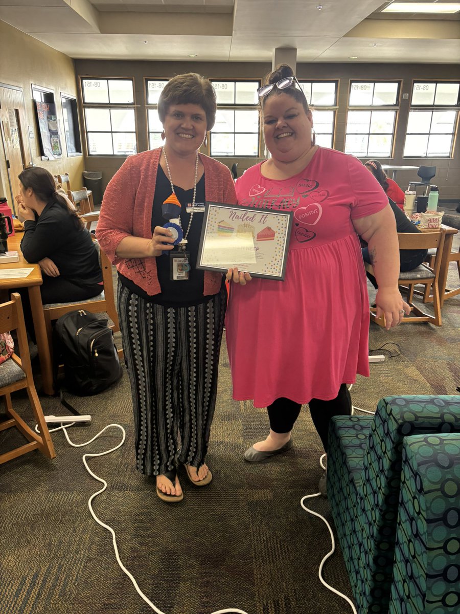 Julie Helton tweet media