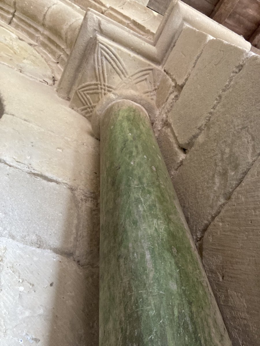 Youkounkoun75's tweet photo. Marbre rouge et marbre vert.

#Gers #Flaran https://t.co/RcJYZt0jDO