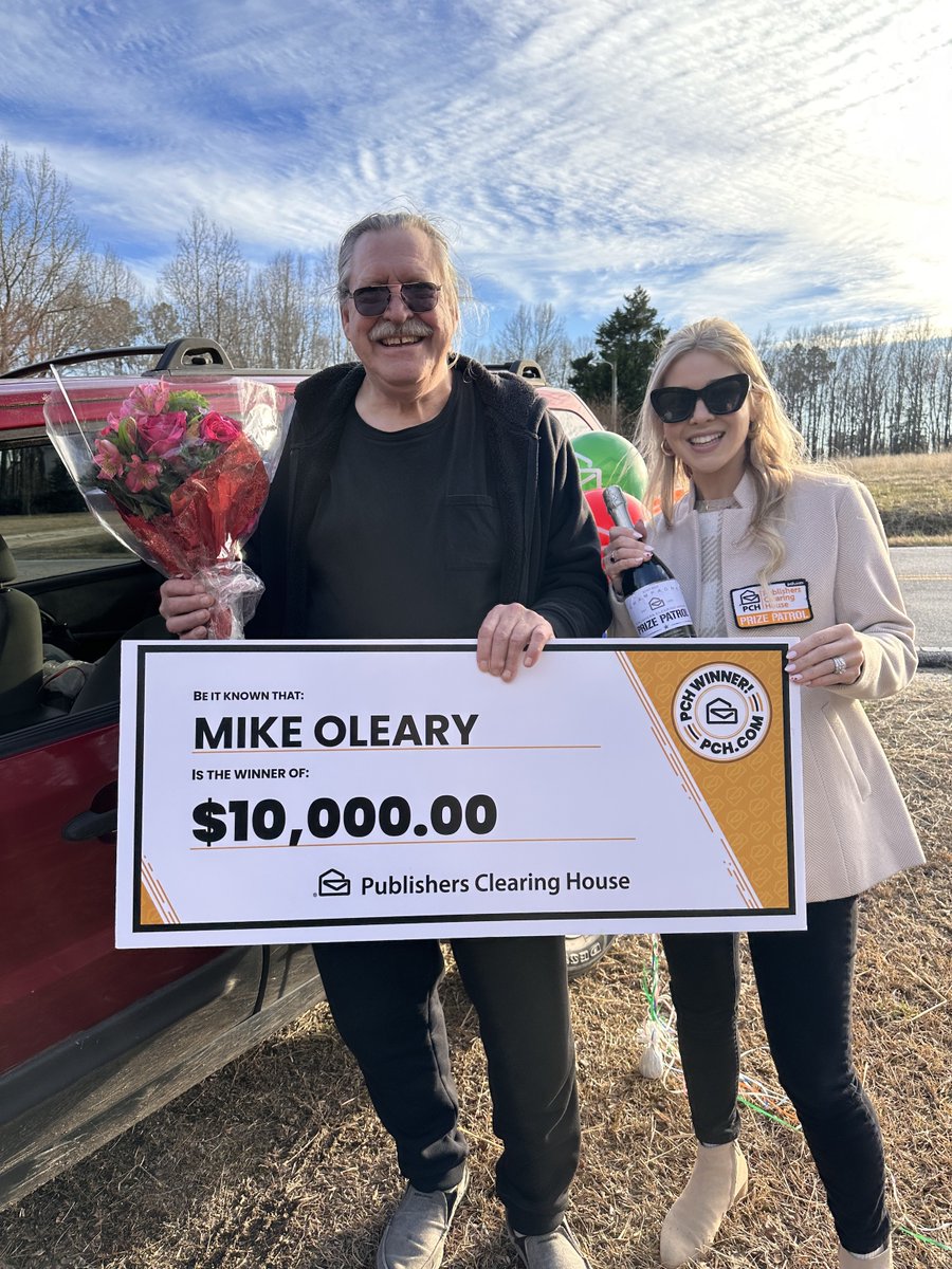 Congratulations to Friday's $10,000 #PCHWinner, Mike O. of NC! 🤑🍾🙌💵🌹🤩🎉