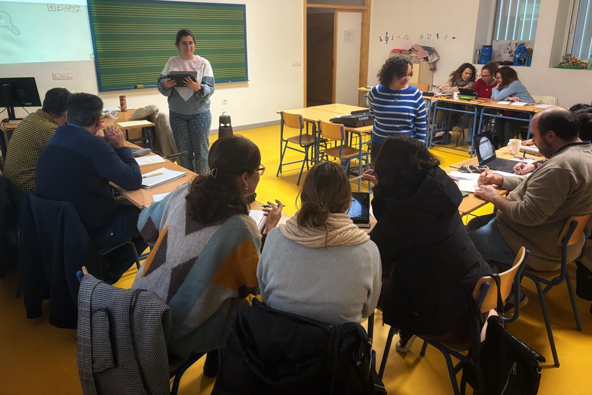📢 ¡Tercera sesión en marcha! 🚀

Seguimos avanzando en el curso del <a href="/cepcastilleja/">CEP Castilleja</a> ➡️ "PROYECTO TERESA PARA LA PREVENCIÓN DEL ACOSO DERIVADO DE LOS ESTIGMAS" en el IES Dama de Marfil 🏫

👏 ¡Un trabajo increíble por parte del profesorado❗️

#Educación #Convivencia