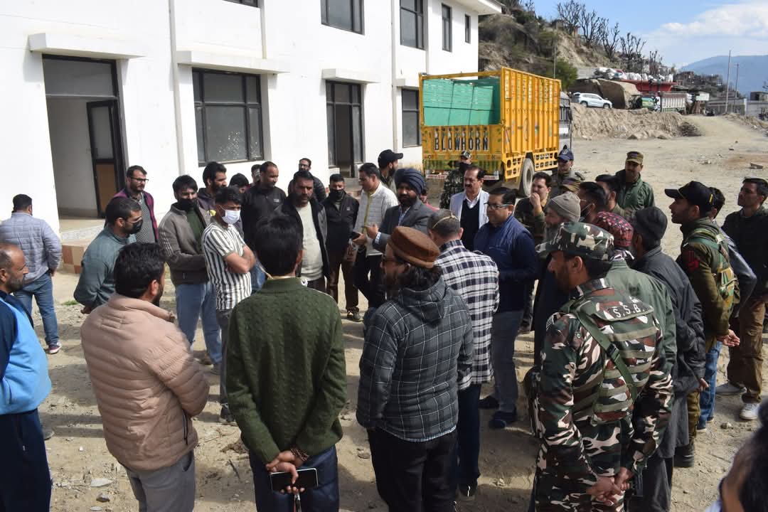 dcdodaofficial's tweet photo. The Deputy Commissioner Doda @harvinder_ias reviews Akramabad Truck Terminal, directs urgent repairs, water & power restoration, and mandatory use by trucks to streamline traffic. Collaborative efforts underway to enhance its efficiency.
@diprjk
#DodaDevelopment #Infrastructure https://t.co/zQTgc6ZlR5