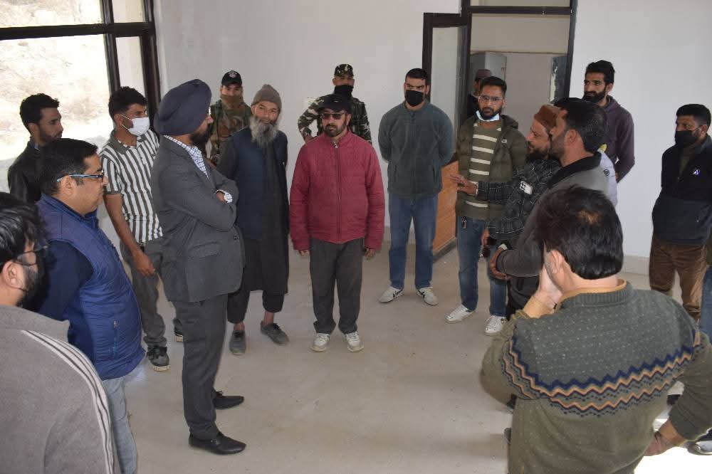 dcdodaofficial's tweet photo. The Deputy Commissioner Doda @harvinder_ias reviews Akramabad Truck Terminal, directs urgent repairs, water & power restoration, and mandatory use by trucks to streamline traffic. Collaborative efforts underway to enhance its efficiency.
@diprjk
#DodaDevelopment #Infrastructure https://t.co/zQTgc6ZlR5