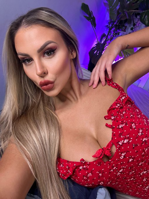 Watch Macy's leaked NSFW photo on TwXstars