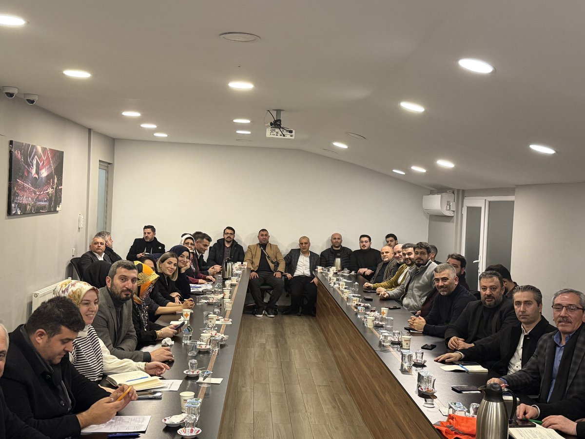 AK Parti Güngören (@akpartigngren) on Twitter photo Haftalık olağan yönetim kurulu toplantımızı Ak Parti İl Başkan yardımcımız <a href="/drfatihtuna/">Dr.Fatih Tuna 🇹🇷</a> başkanımız ve İl Yönetim Kurulu Üyemiz <a href="/Dursun_TiRKi/">Dursun TİRKİ</a> başkanımızın katılımı ile gerçekleştirdik
Toplantımız hayırlara vesile olsun
<a href="/abdullahozdemir/">Abdullah Özdemir</a>
<a href="/dvrnyalcinkaya/">Devran YALÇINKAYA 🇹🇷</a>
<a href="/sedagargibagis/">Seda Gargı Bağış</a>
<a href="/ekavak34/">Av. Emrullah Kavak</a> Haftalık olağan yönetim kurulu toplantımızı Ak Parti İl Başkan yardımcımız <a href="/drfatihtuna/">Dr.Fatih Tuna 🇹🇷</a> başkanımız ve İl Yönetim Kurulu Üyemiz <a href="/Dursun_TiRKi/">Dursun TİRKİ</a> başkanımızın katılımı ile gerçekleştirdik
Toplantımız hayırlara vesile olsun
<a href="/abdullahozdemir/">Abdullah Özdemir</a>
<a href="/dvrnyalcinkaya/">Devran YALÇINKAYA 🇹🇷</a>
<a href="/sedagargibagis/">Seda Gargı Bağış</a>
<a href="/ekavak34/">Av. Emrullah Kavak</a>