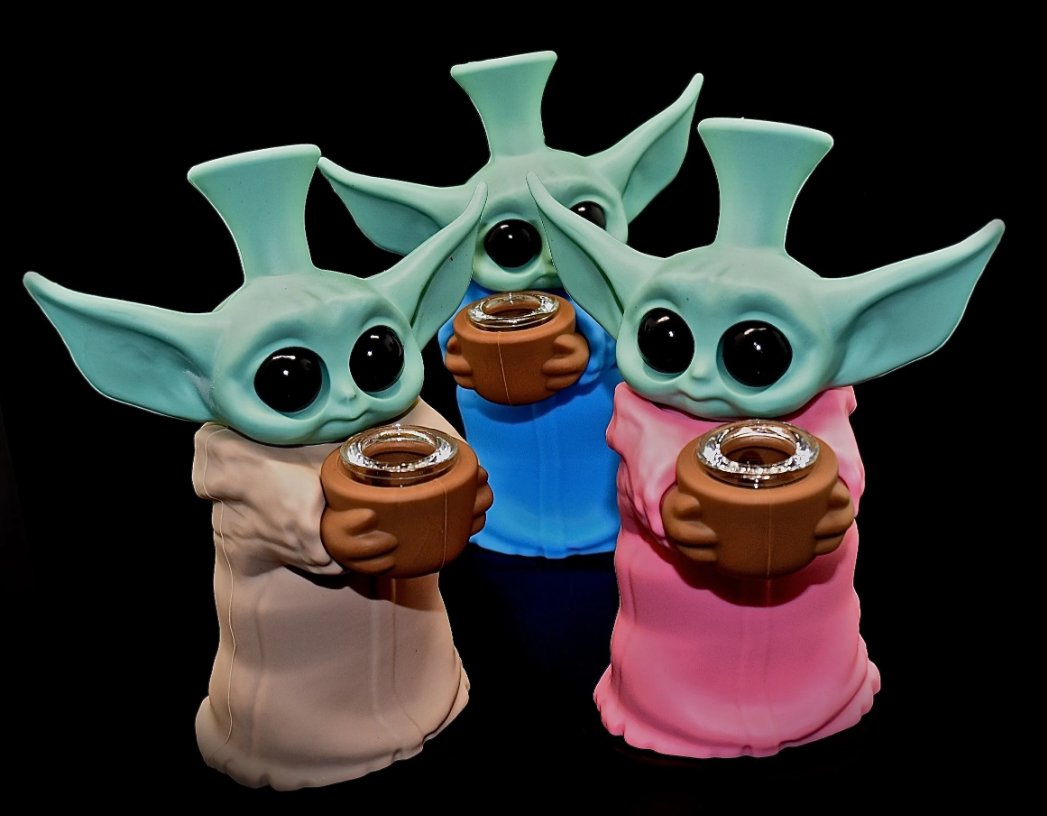Magic_Wholesale's tweet photo. Cutest way to chill! Grogu silicone hand pipes ready to elevate the vibes💨  

Visit: https://t.co/ljYMyb1eKV
Please follow us on:
Instagram/Threads: @Magic_Wholesale
Fb page: Magicwholesale page
X: magic_wholesale
Pinterest: @Magicwholesale_Official   

#GlassPipes #WaterPipes https://t.co/CEQbAmfrny