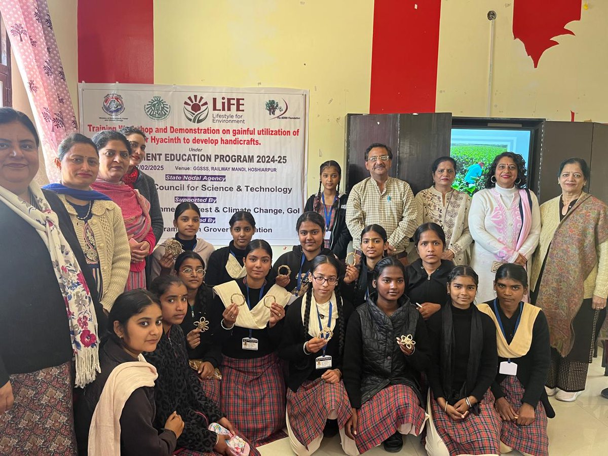 sdsgfoundation's tweet photo. @sdsgfoundation conducted #TrainingWorkshop for #Students &amp; #ECO Club Incharges on Gainful Utilization of #WaterHyacinth at GGSSS,Railway Mandi,Hoshiarpur Under #EEP 24-25 on 17/2/25 #ChooseLiFE #MissionLiFE
@moefcc @PSCST_GoP @PbGovtIndia @PritpalPSCST
@KSBathPSCST @susangeorgek https://t.co/ap5g53bv2T
