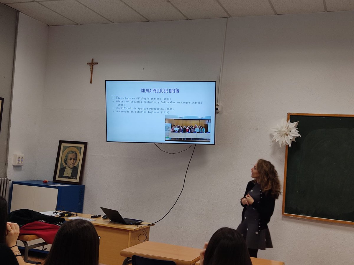 Last Friday Silvia Pellicer participated in one of the activities for the dissemination of #WomenInScienceDay (11 Feb) programmed at different schools across our region! Seeking to inspire young minds, she highlighted the vital contributions of ♀️researchers in the Humanities🔬📚