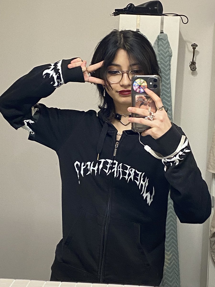 nox_thama's tweet image. So I couldn’t find any MATZ-Merch so I made it myself!
@ATEEZofficial hit me up if you want one (not like that’s ever going to happen but let an enby dream ok?)
#ATEEZ #MATZ #OOTD