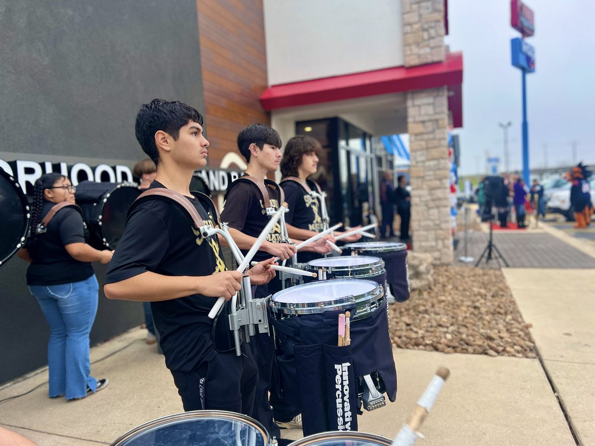 This morning, our <a href="/MatadorBandSHS/">Matador Band</a> helped kick off the ribbon cutting for the first-ever dual-branded <a href="/Applebees/">Applebee's Grill + Bar</a> - <a href="/IHOP/">IHOP</a> in the U.S. right here in Seguin, Texas! A monumental event for our community! <a href="/SeguinISD/">Seguin ISD</a> <a href="/SeguinHSTx/">Seguin High School</a>