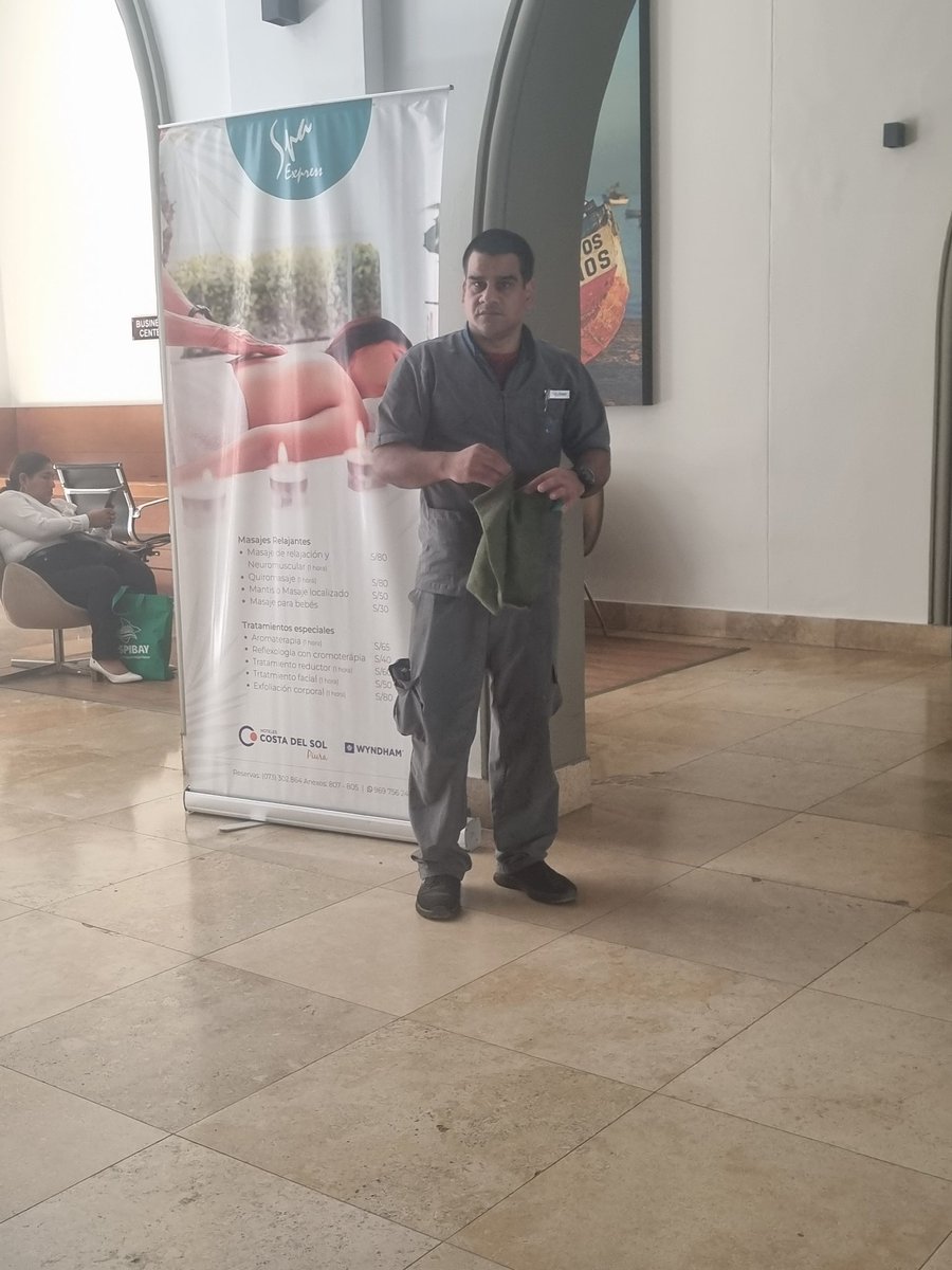Madame36's tweet photo. Conocí a Oliver, trabajador del hotel Costa del Sol en Piura, persona con discapacidad cognitiva.
Y a Bertha, persona con discapacidad visual, que con la certificación de competencias laborales del programa  #JóvenesProductivos saca adelante a su familia. 

¡Son un orgullo!  🇵🇪🙌 https://t.co/uBwVMI9CM2