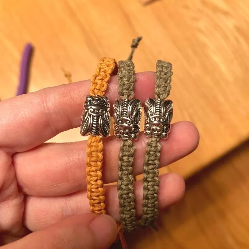 CicadaDazeCo's tweet photo. Just Sold! 💸💸
Hemp Bracelet, Cicada bead, macrame bracelet, hippie jewelry, handmade jewelry, adjustable bracelets, hemp jewelry, boho jewelry, bracelet
https://t.co/URQWOTmUpy https://t.co/7yV0rwlrzj
