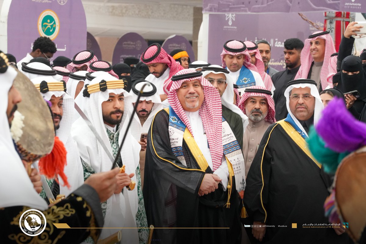 #صور📷|

تحت شعار ”يوم بدينا”..
رئيس الجامعة الأستاذ الدكتور عادل بن محمد أبو زناده يفتتح معرض يوم التأسيس 2025م.

#جامعة_الملك_فيصل