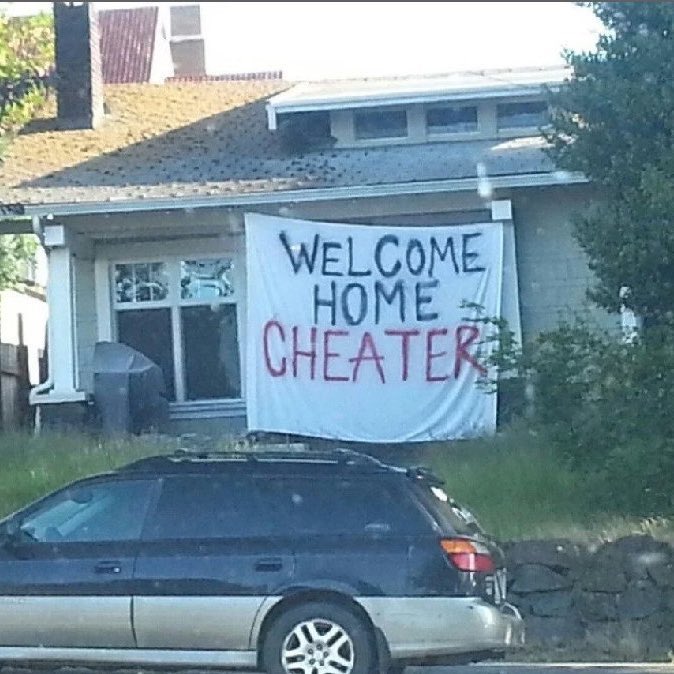 drew walking back into the kings locker room after hugging mcdavid for the past week