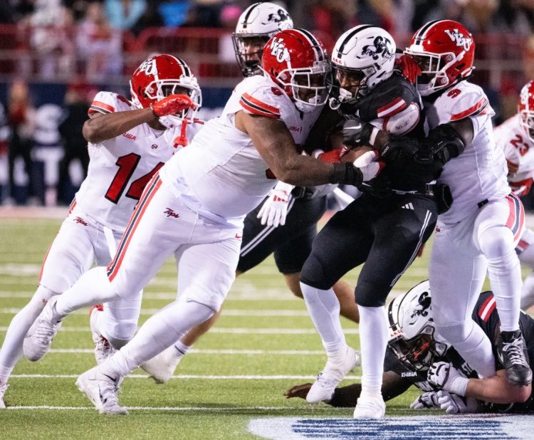 Amier Clarke (@double__4s) on Twitter photo After a Great Conversation with <a href="/_CoachJames/">Coach James</a> I’m Extremely Blessed to say I have Received My 9th D1 offer from Western Kentucky University 🔴⚫️!! <a href="/CoachEP_OHS/">Coach EP</a> <a href="/CoachBradLennox/">Brad Lennox</a> <a href="/Kowboy_Football/">Kowboy Football</a> <a href="/adamgorney/">Adam Gorney</a> <a href="/MohrRecruiting/">Brian Mohr</a> <a href="/NP_Florida/">Chad Jamison</a> <a href="/ChadSimmons_/">ChadSimmons</a> <a href="/Andrew_Ivins/">Andrew Ivins</a> After a Great Conversation with <a href="/_CoachJames/">Coach James</a> I’m Extremely Blessed to say I have Received My 9th D1 offer from Western Kentucky University 🔴⚫️!! <a href="/CoachEP_OHS/">Coach EP</a> <a href="/CoachBradLennox/">Brad Lennox</a> <a href="/Kowboy_Football/">Kowboy Football</a> <a href="/adamgorney/">Adam Gorney</a> <a href="/MohrRecruiting/">Brian Mohr</a> <a href="/NP_Florida/">Chad Jamison</a> <a href="/ChadSimmons_/">ChadSimmons</a> <a href="/Andrew_Ivins/">Andrew Ivins</a>