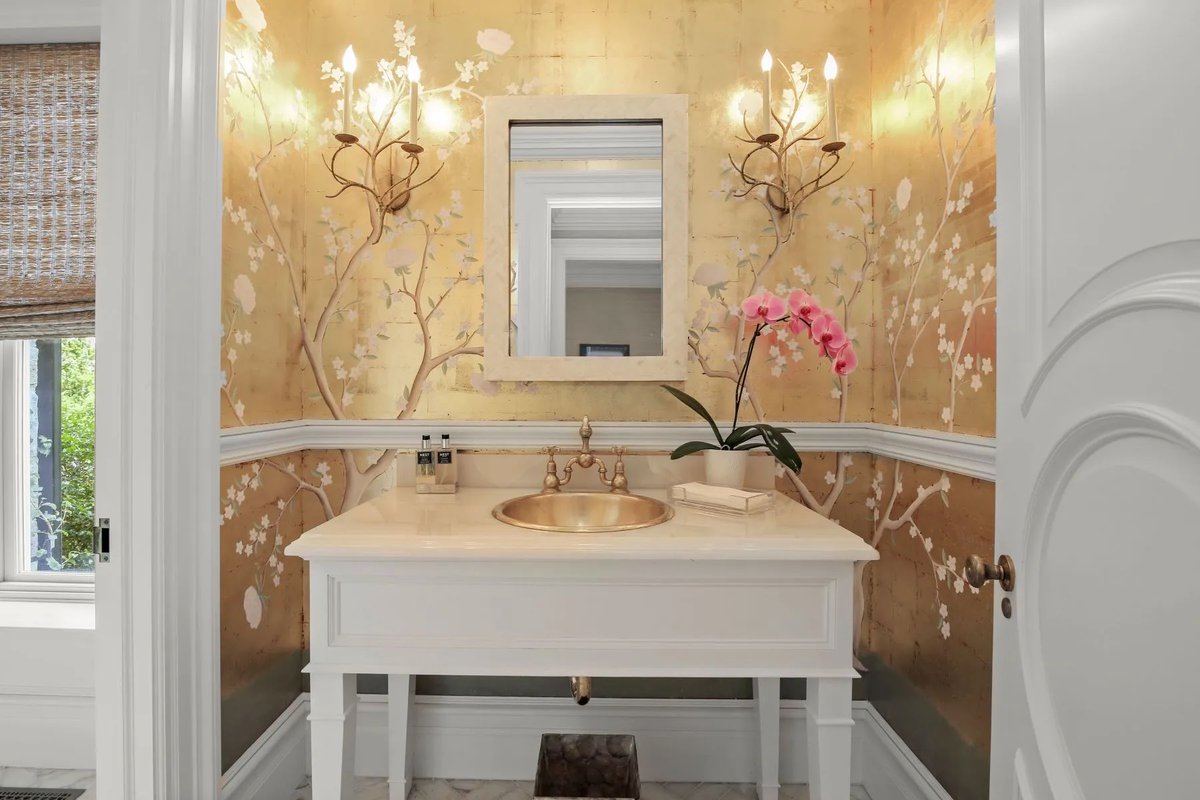 RuleProperties's tweet image. traveltuesday ✨

6 🛌 | 6 full 🛁 |  12,492 Sq Ft. | $49,500,000

“An idyllic coastal resort."

545 Indian Field Road
Greenwich, Connecticut, 06830 United States

Listed by: Dana Dennis Gumber

ow.ly/2Jml50V1Xf2 for the full property tour!

#RuleProperties