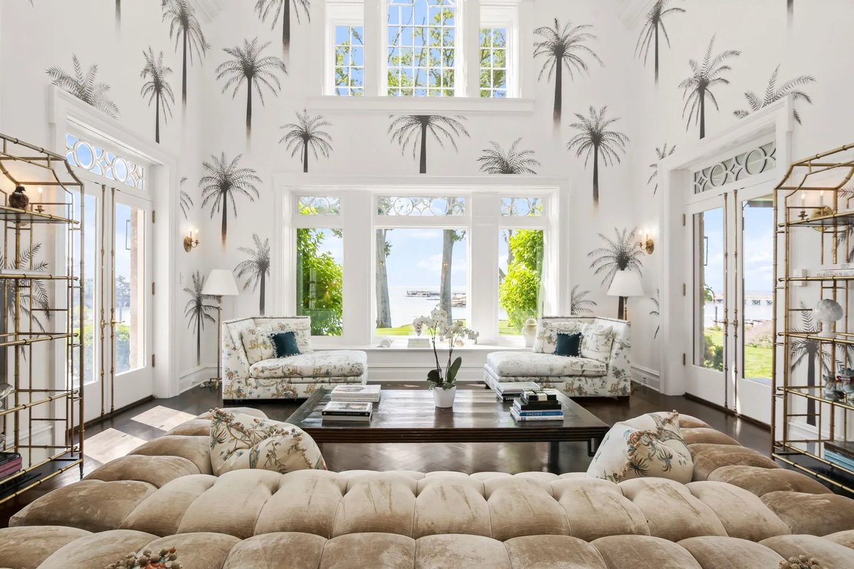 RuleProperties's tweet image. traveltuesday ✨

6 🛌 | 6 full 🛁 |  12,492 Sq Ft. | $49,500,000

“An idyllic coastal resort."

545 Indian Field Road
Greenwich, Connecticut, 06830 United States

Listed by: Dana Dennis Gumber

ow.ly/2Jml50V1Xf2 for the full property tour!

#RuleProperties