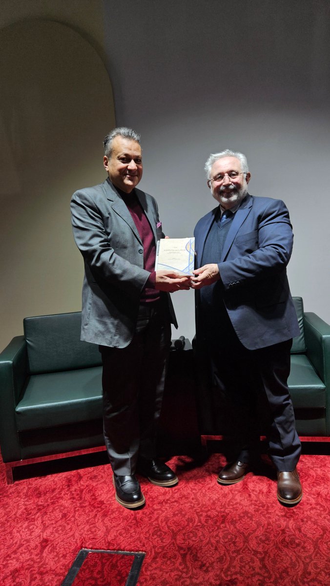 FSMVÜ ORDAM (@fsmvuordam) on Twitter photo Kadim Şehir: Şam programımız <a href="/zeyn_mahmud/">Mahmud ZEYN EL ABİDİN محمود زين العابدين</a> hocamızın anlatımıyla gerçekleştirildi. Kadim Şehir: Şam programımız <a href="/zeyn_mahmud/">Mahmud ZEYN EL ABİDİN محمود زين العابدين</a> hocamızın anlatımıyla gerçekleştirildi.