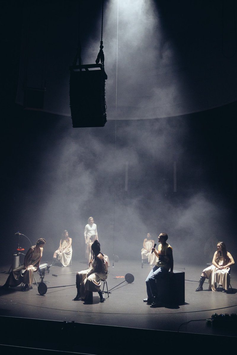 Brie Larson tweet media