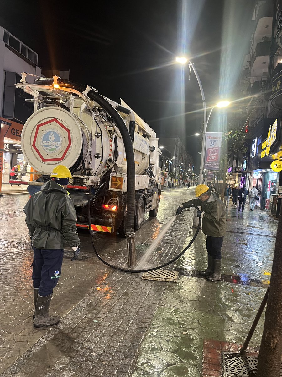 cadder54's tweet photo. Derneğimizin Talebi Üzerine Çark Caddemizde 6 ayda Bir Yapılan Yağmursuyu Mazgallarımızın Temizliği SASKİ Marifeti ile Yapılmış ve Bahar Yağmurlarına Hazır Hale Getirilmiştir.

Saski Ekiplerine Teşekkürlerimizi İletiyoruz.

@sbYusufAlemdar 
@sakaryasaski 

#çarkcaddesi
#Sakarya https://t.co/0lREPI7aQz