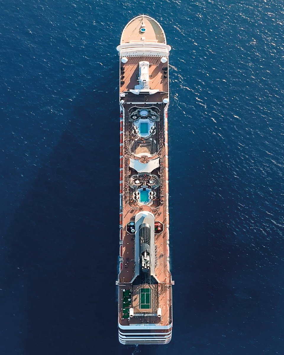 MSCCruzeiros's tweet photo. Descubra Ilhabela a bordo do #MSCOrchestra! Praias incríveis, natureza exuberante e cultura local esperam por você. Pronto para essa aventura? 🌊🌴Saib mais: https://t.co/9O19B9LFKH https://t.co/lBLpHH7N8v