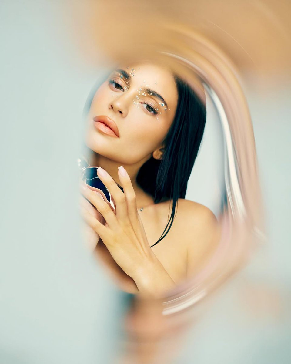 Kylie Jenner tweet media