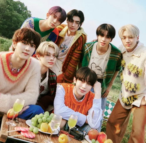 AboutMusicYT's tweet photo. Best selling kpop albums each year globally (via IFPI):

2024: ENHYPEN - Romance: Untold
2023: SEVENTEEN - FML
2022: BTS - Proof
2021: SEVENTEEN - Attaca
2020: BTS - Map of the Soul: 7
2019: BTS - Map of the Soul: Persona
2018: BTS - Love Yourself: Answer https://t.co/FfdpzNn4za