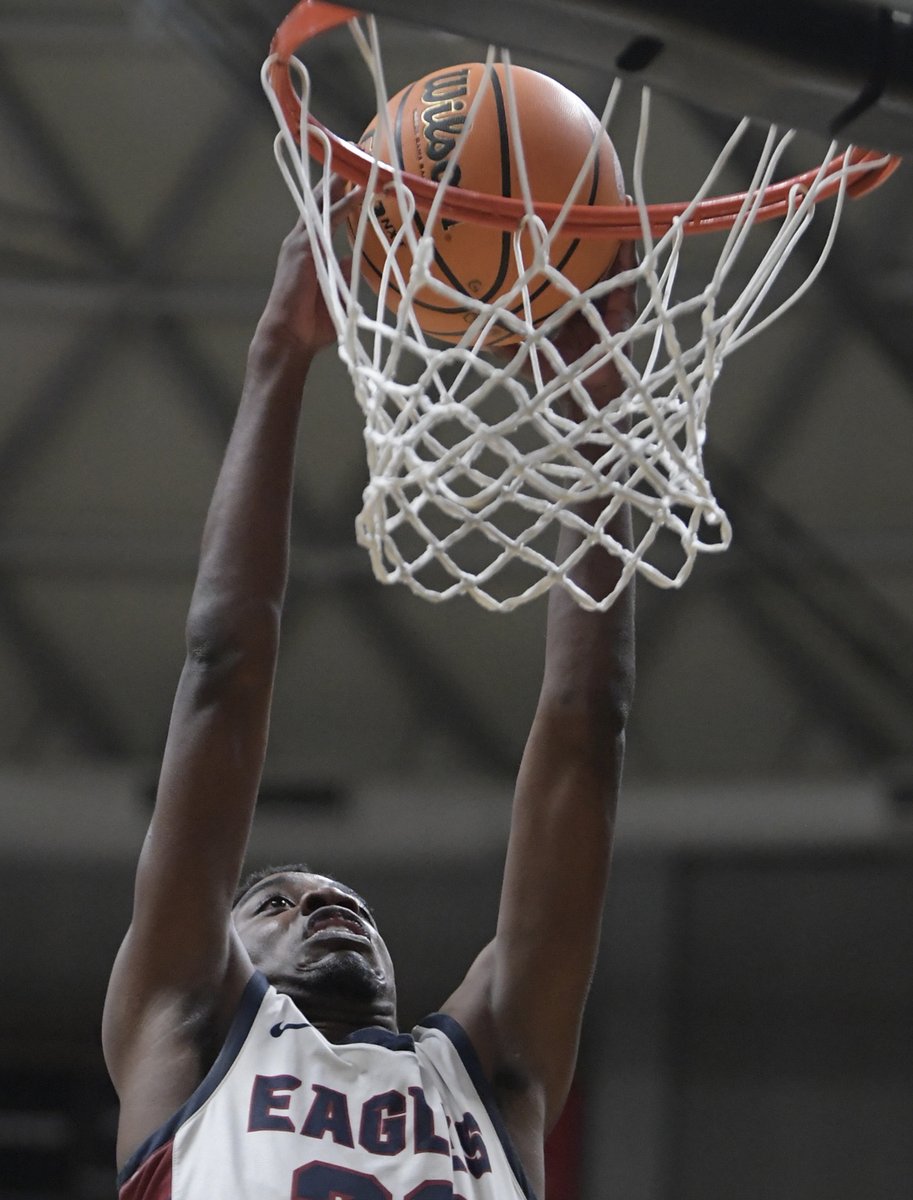 mickeywelsh's tweet photo. Montgomery Academy boys beat Lee-Scott Academy for AHSAA Class 3A Central Regional Championship
@MGMAdvertiser @mgmsports 

Photo gallery here: 
https://t.co/9Etorzfgwp https://t.co/qB87zsFpeD