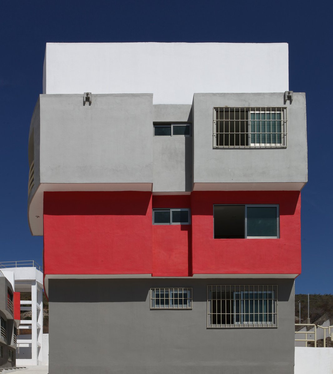 #Obras
Villas Privada Malibú.

Conjunto multifamiliar, 24 departamentos, 4 locales y amenidades en #Chiapas

1) Detalle de vista principal.
2) Vista lateral.

Proyecto: <a href="/Denisse88765981/">Denisse Navarro</a> Denisse Nolán Navarro.
#Fotografía: <a href="/abarcafoto/">Mike Abarca PHOTO</a> 

#Arquitectos #Architecture
#REArquitectos