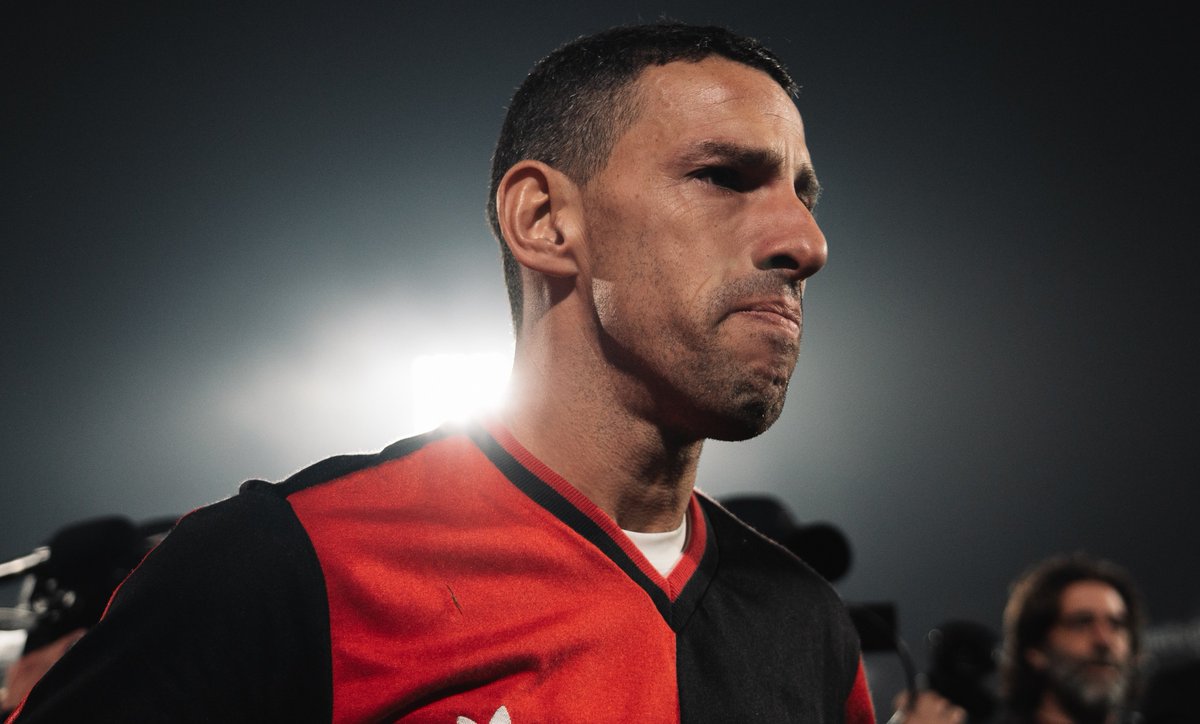 Sé que quizás te estamos pidiendo mucho o te estamos exigiendo de más y poniéndote una presión que no querrías tener. Pero es imposible no ilusionarse con que te involucres. El único que ama a Newell's como un hincha más. Te estaríamos necesitando de nuevo, Maxi.