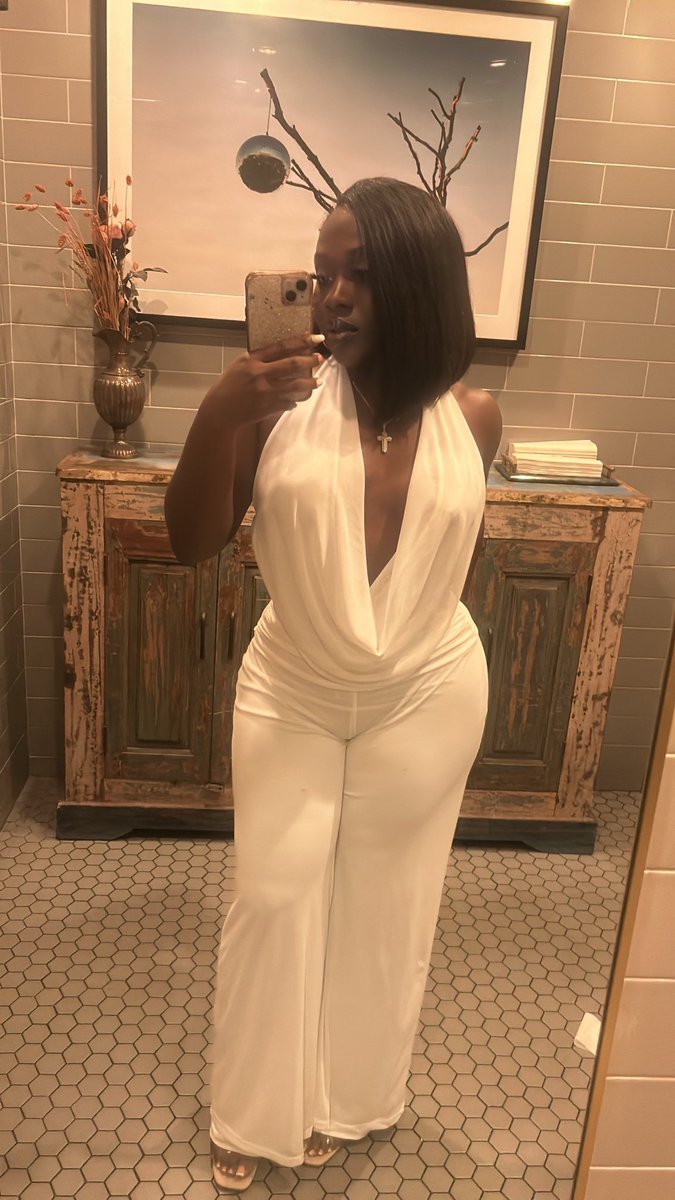 apyx_Fdm's tweet photo. White is really my color 🤍 https://t.co/SHGkDTYcRU