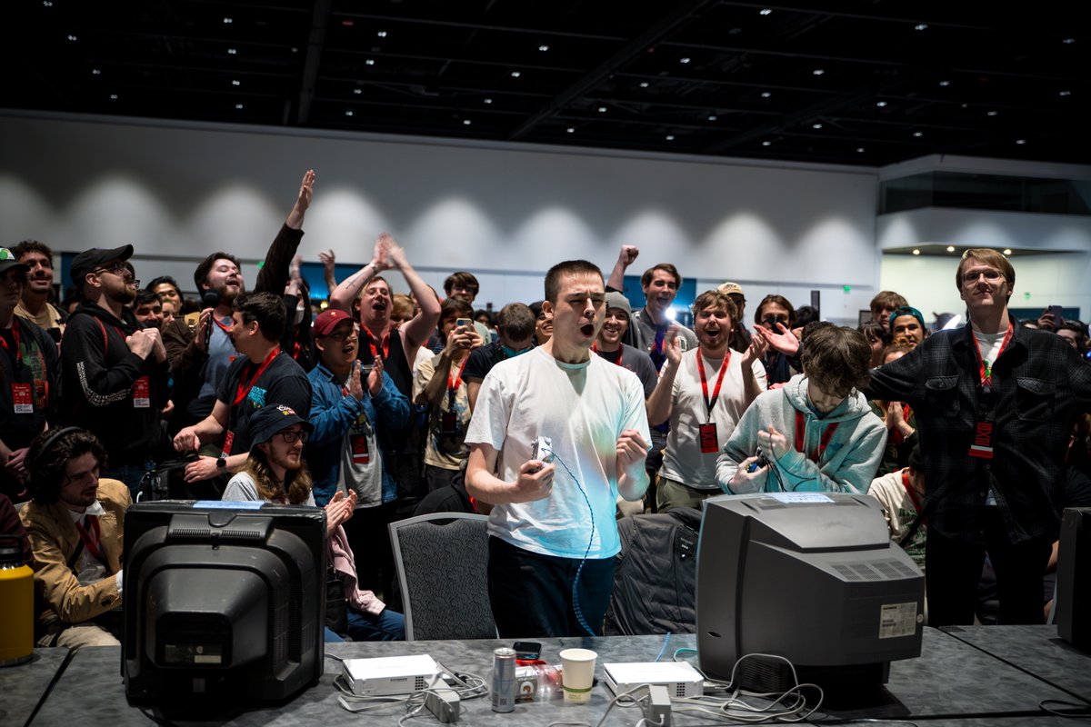 It almost didn't happen but i got to follow around the oregon homies snapping pics at genesis and had such an amazing time. can't wait for genesis 12 (or genesis x3? genesis xiii?).