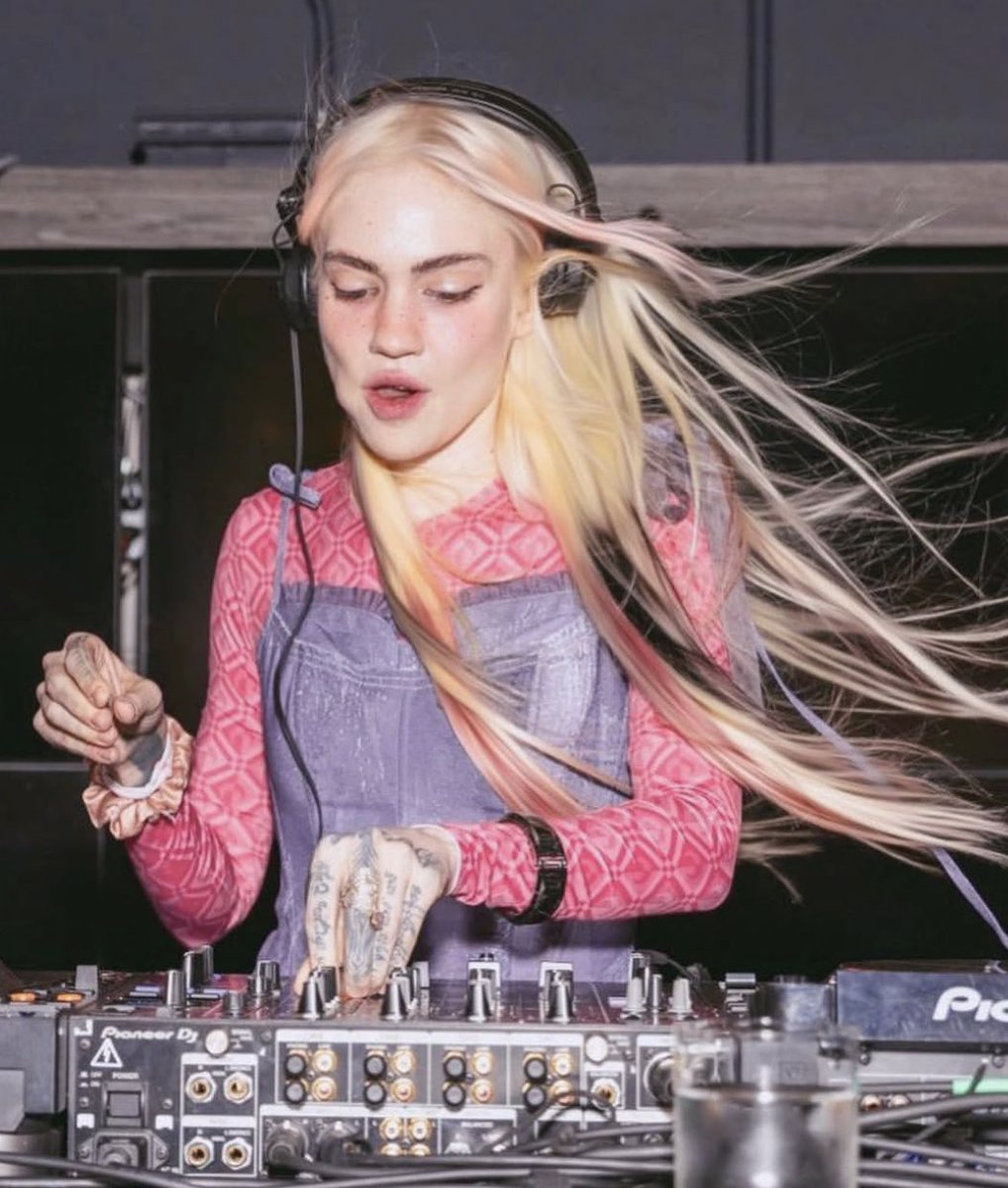 hourlygrimes's tweet photo. Grimes will be at the WorldPride Music Festival in Washington, D.C. this June 6-7. https://t.co/K2eWySYWyA