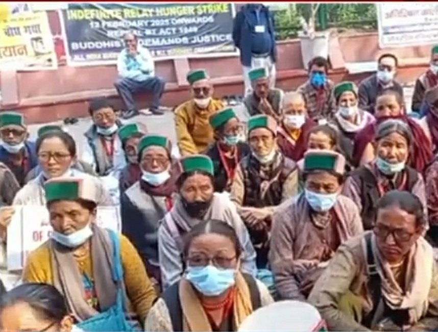 स्नेहा कुशवाहा की हत्या का मामला मैनस्ट्रीम मीडिया और सवर्ण यूटूबर्स ने नही उठाया.

बहन मायावती जी के अपमान का मुद्दा मैनस्ट्रीम मीडिया और सवर्ण यूटूबर्स ने नही उठाया.

बोधगया में सात दिनों से बौद्ध भिक्षुओं का चल रहा आमरण अनशन मैनस्ट्रीम मीडिया और सवर्ण यूटूबर्स ने नही दिखाया.