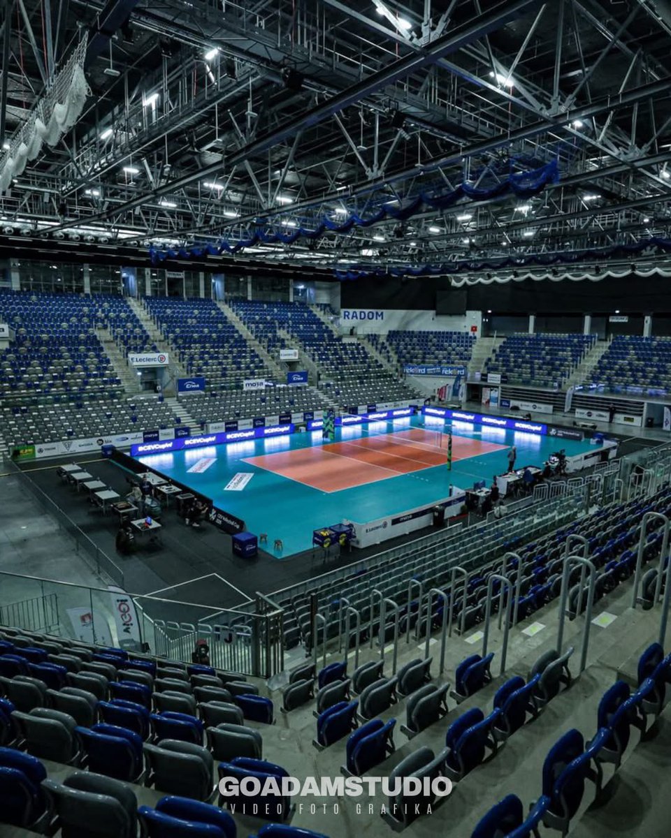 kuras_adam's tweet photo. Ćwierćfinałowy mecz #CEVCupW w #RadomCity 🙌🏐🏟 @ERadomka 🆚 Vasas Röplabda
Hala Radomskie Centrum Sportu gotowa 🫵 📸 fot. Adam Kurasiewicz | #GoAdamStudio | #RadomkaRadom | @CEVolleyball @RadomCity https://t.co/u1ksgNkb4k