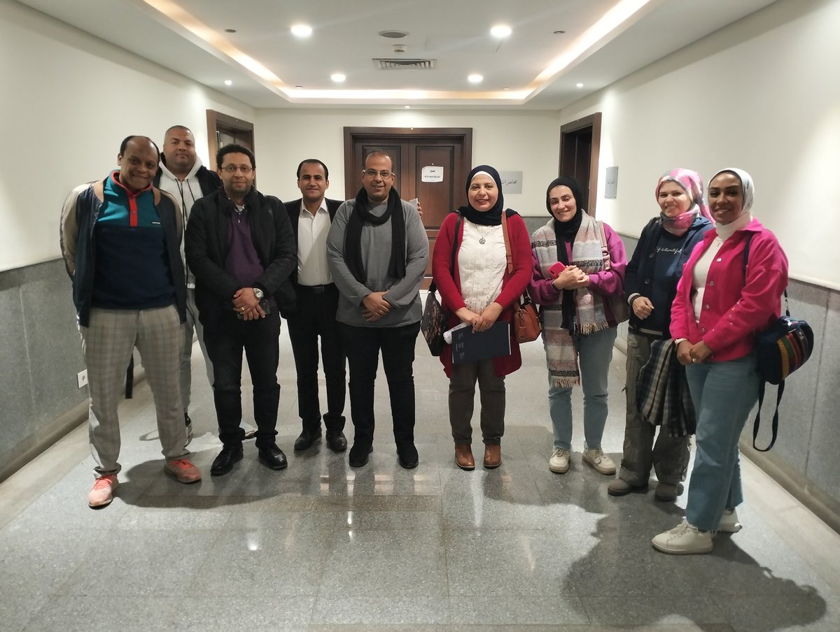 تشرفت اليوم بتدريب الزملاء في نقابة الصحفيين المصريين - Egypt's Journalists Syndicate ضمن تدريبات / مدرسة المناخ وتم والتدريب على أسس الصحافة الاستقصائية في مجال الكتابة عن قضايا البيئة وتغير المناخ وتدريب الكتابة عن التنوع البيولوجي ونصائح لتغطية المؤتمرات الدولية