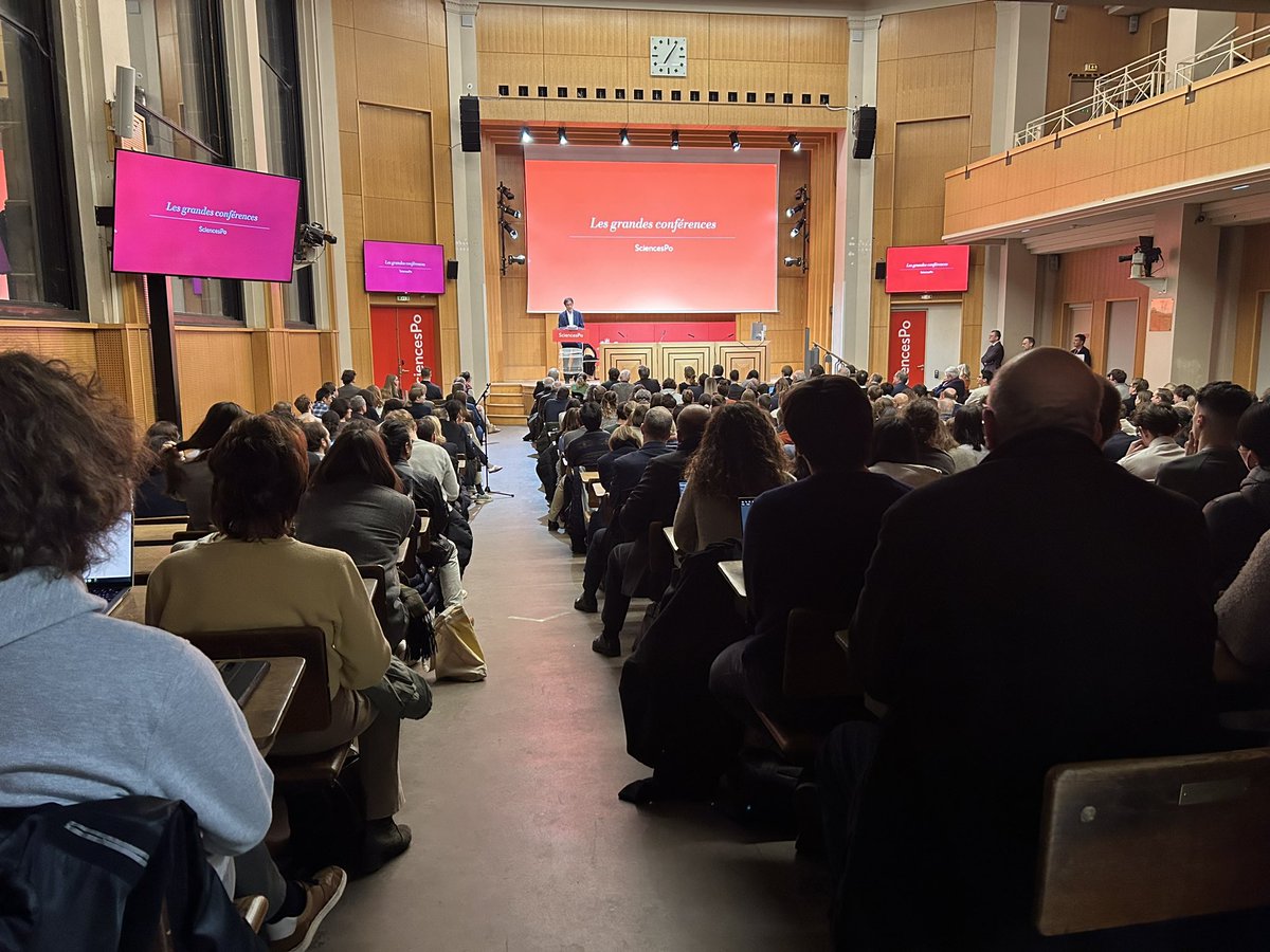 Sciences Po (@sciencespo) on Twitter photo We are live for les grandes conférences de Sciences Po with <a href="/DmytroKuleba/">Dmytro Kuleba</a>, Former Ukrainian Foreign Minister and Adjunct Professor at <a href="/PSIASciencesPo/">PSIA Sciences Po</a>.
📺 Watch "Three Years of War in Ukraine: Challenges and Perspectives" ➡️ youtube.com/live/qJyCHP4Sh… We are live for les grandes conférences de Sciences Po with <a href="/DmytroKuleba/">Dmytro Kuleba</a>, Former Ukrainian Foreign Minister and Adjunct Professor at <a href="/PSIASciencesPo/">PSIA Sciences Po</a>.
📺 Watch "Three Years of War in Ukraine: Challenges and Perspectives" ➡️ youtube.com/live/qJyCHP4Sh…