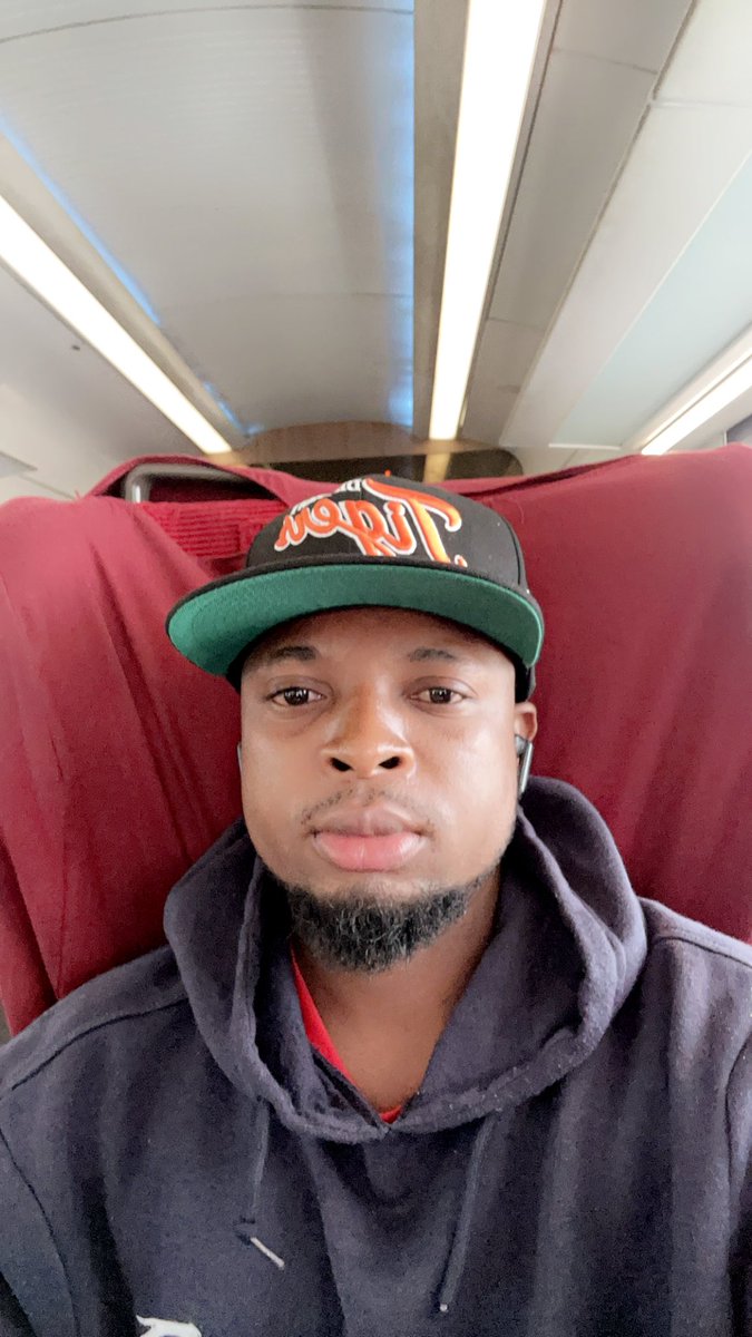 JerryRMD_'s tweet photo. Cheers to me, on my special day! May it be filled with love, laughter, and all my favorite things." https://t.co/UYPSxHP6Kk