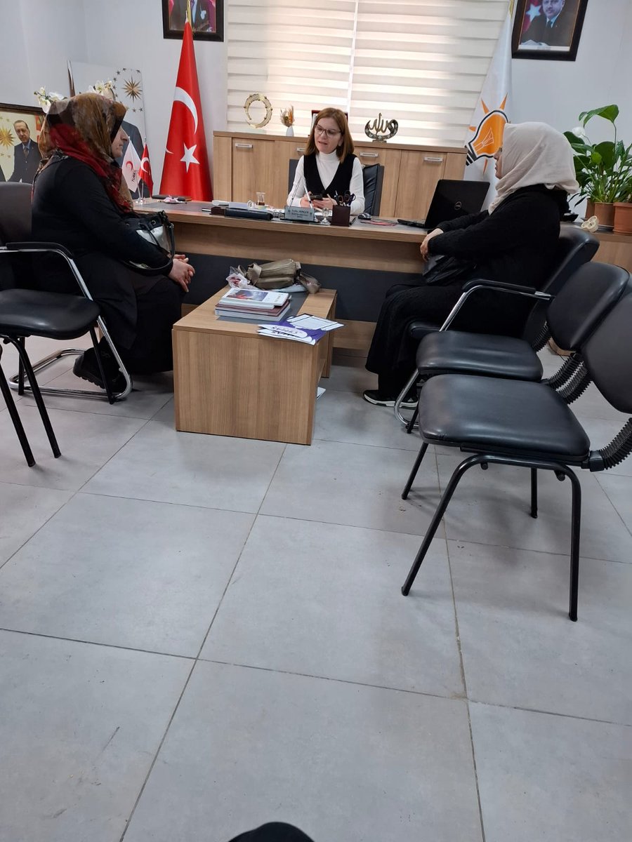 sidikadincer33's tweet photo. İlçe Kadın Kolları Başkanımız Sayın Sıdıka Dinçer 
İlçe binamızda vatandaşlarımızı dinleyip 
Sorunlarına çözüm üretti. 

 #facebook 
#akparti̇ 
#akpartikadınkolları
#mustafasever
#alikıratlı 
#avsibelsoylemez
#ademaldemir
#fatmaabacı
 #hüseyinkılıç 
#sıdıkadinçer 
#ömersoydan https://t.co/n1z7AxbuNj