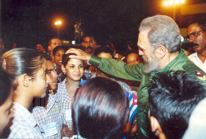 Muchas felicidades a nuestros instructores de arte, quienes con su noble profesión llevan la cultura hasta los territorios más apartados del país.

#CubaEsCultura