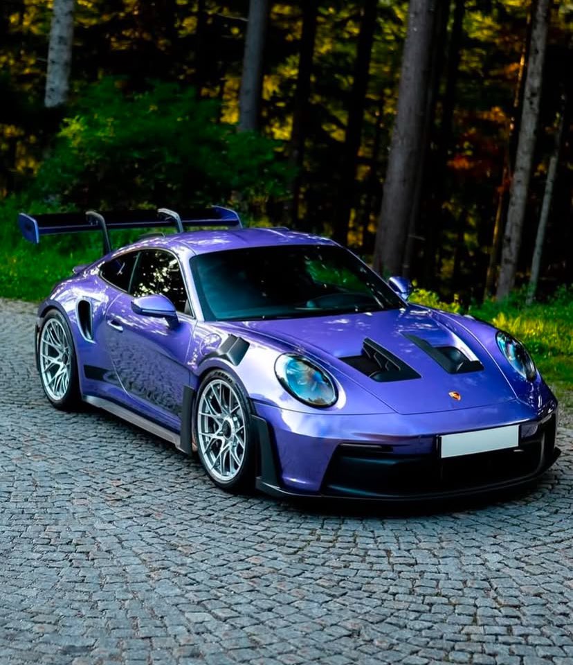 Jordan92338366's tweet image. 992 GT3RS in PTS Viola Purple Metallic 💜