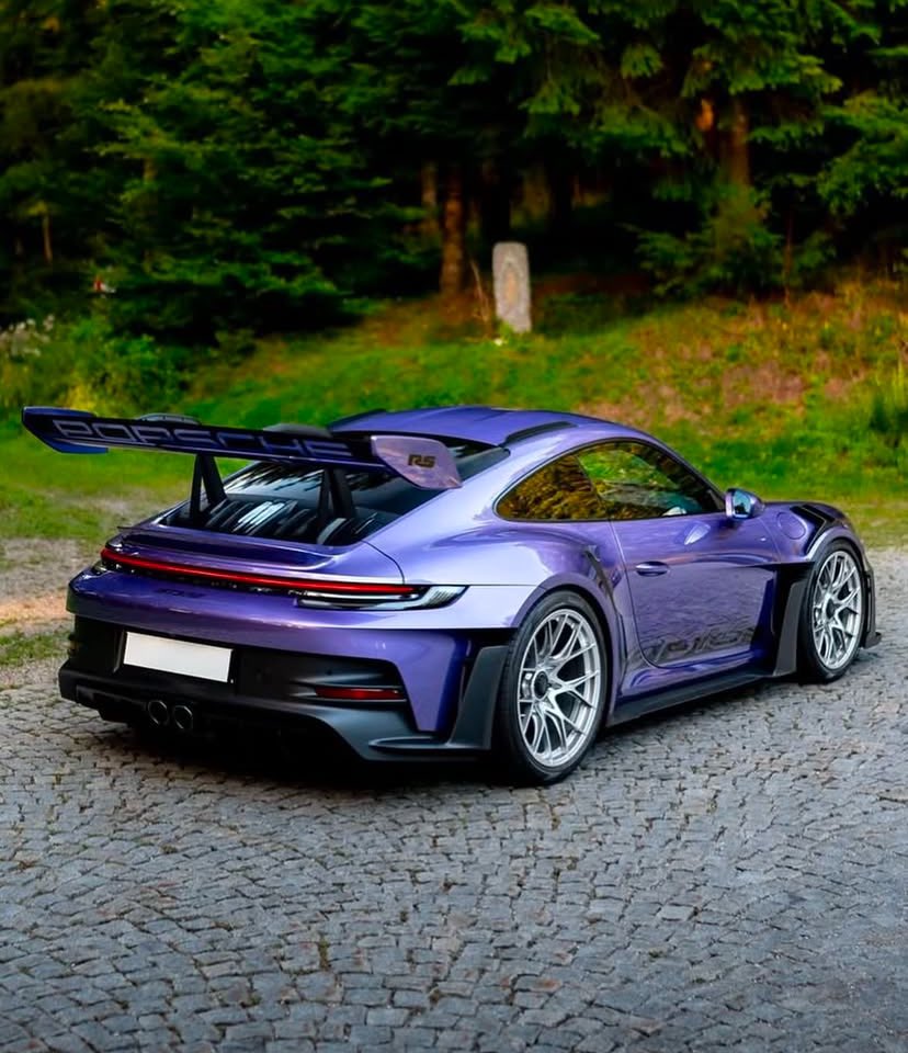 Jordan92338366's tweet image. 992 GT3RS in PTS Viola Purple Metallic 💜