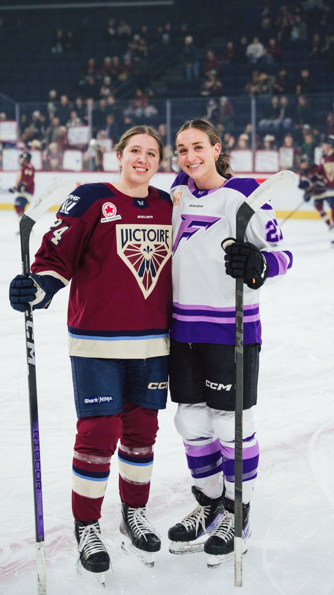 PWHL_Minnesota's tweet photo. Just a couple of Gophers. 🤓 https://t.co/dolSKVWZmk
