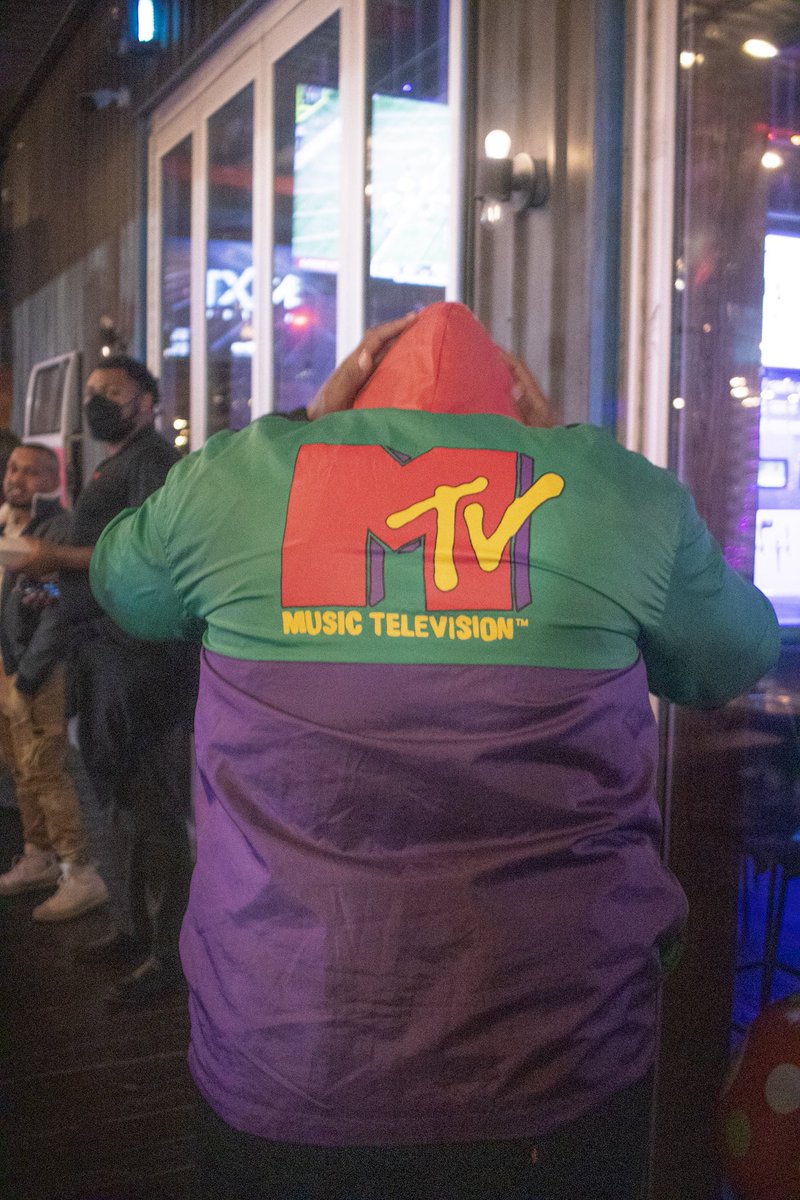 Live and in color 💫
.
.
.
📸  <a href="/The_Ronin_Sage/">Jalen The Blu Ronin</a>