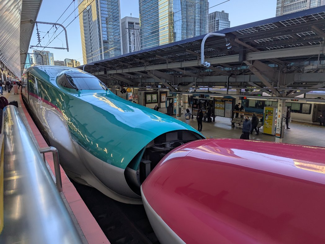 michinaoh's tweet image. Quick business trip to Sendai, Japan. Our kids love these "transformer trains" that run in northeastern Japan. The red and green ones travel together around Tokyo before splitting into separate trains for their destinations. Hope the kids can take them next time!