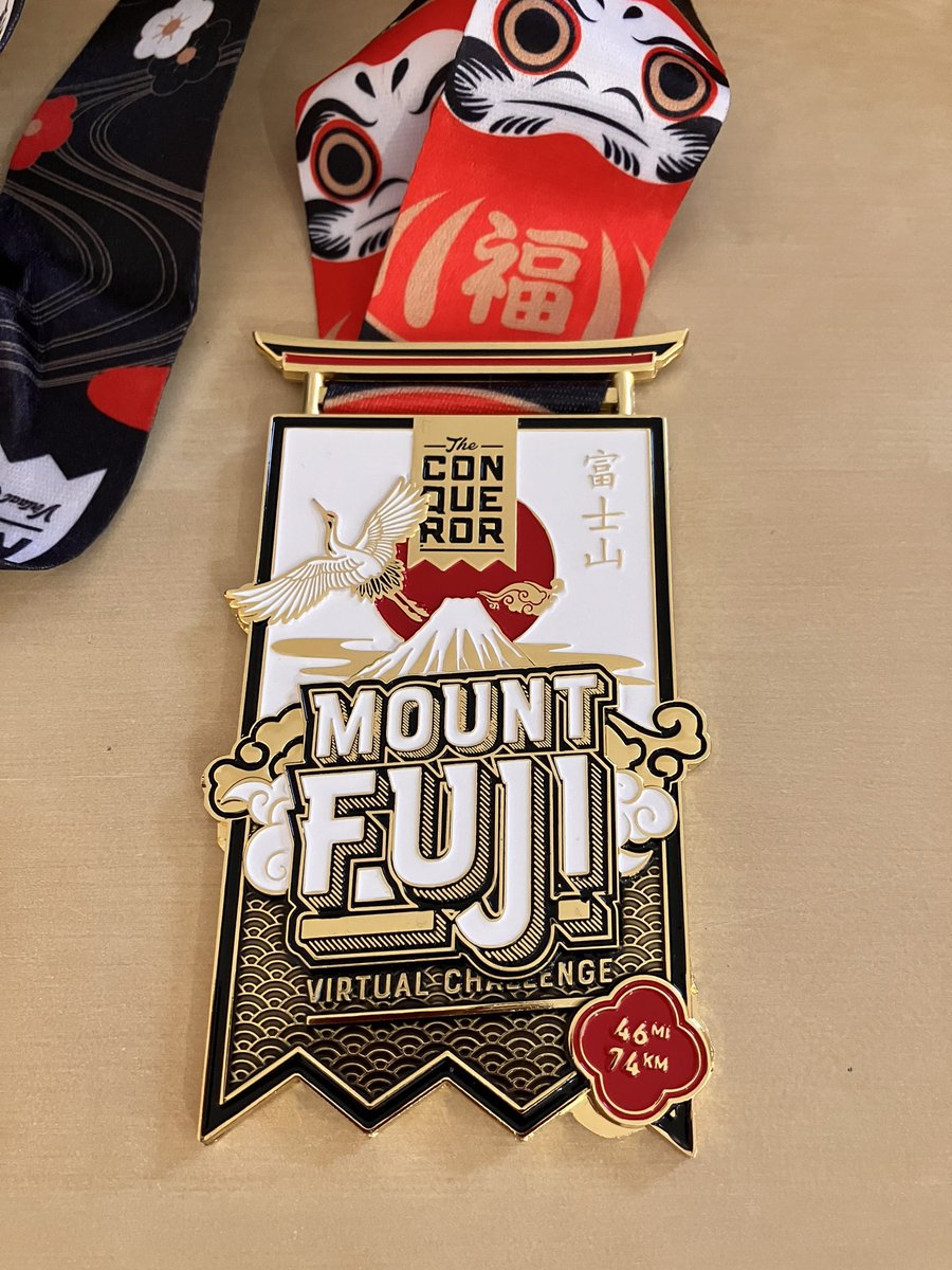 akko1972's tweet image. Mount Fuji Virtual challengeのメダルが届いた😃🥇
この、ベタな日本風な感じが堪らんね。
結構しっかりした作りでズッシリ重い。
バーチャルで富士山の周りぐるっと歩いたの楽しかった。
次はTokyo challengeに挑戦します

#TheConquerorChallenge
＃ウォーキング