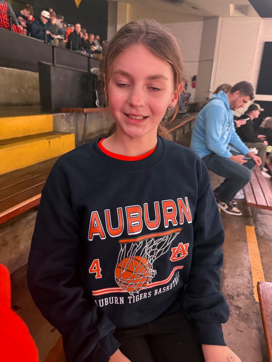 Katie Gilliland (@katie_gill90671) on Twitter photo <a href="/JohniBroome/">Johni Broome</a> my 9 year old watches all you do and tells us all the time she wants to play like you. She sees everything and when her sweatshirt came in she saw you wear, she put it on and said she had to call God like you. Thank you for being a great example to our kids! <a href="/JohniBroome/">Johni Broome</a> my 9 year old watches all you do and tells us all the time she wants to play like you. She sees everything and when her sweatshirt came in she saw you wear, she put it on and said she had to call God like you. Thank you for being a great example to our kids!