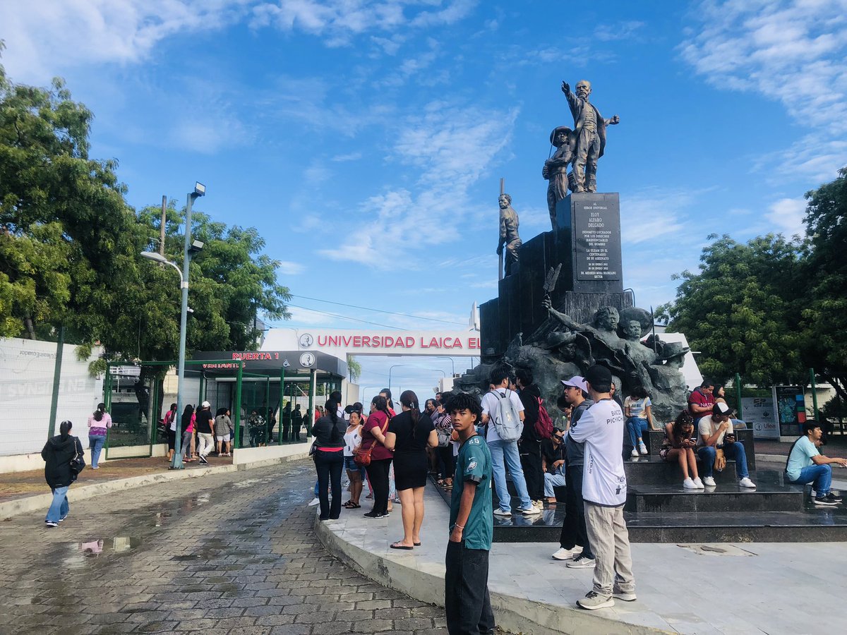 Bachilleres de 22 provincias participan en proceso de admisión de la #Uleam
 
👉Los detalles en DATA

uleam.edu.ec/15-994-aspiran…