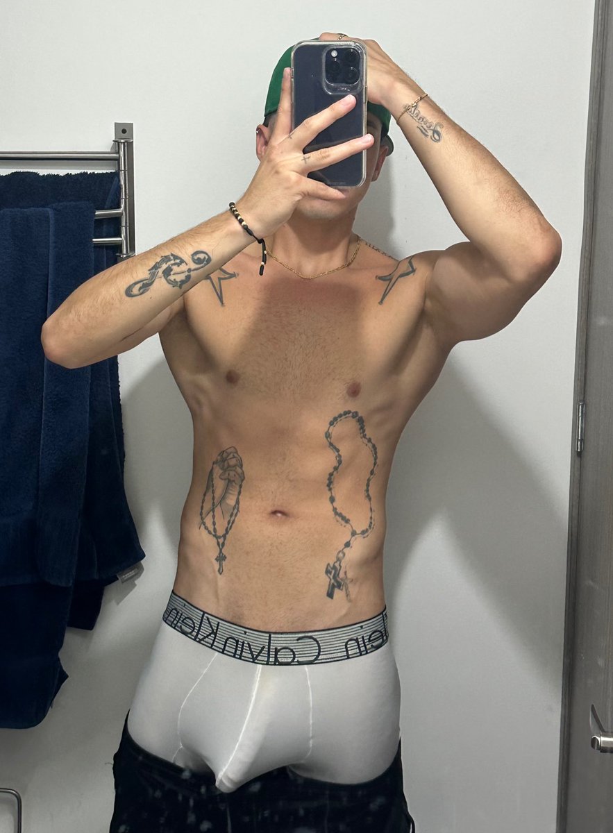 Lo tengo grande para ti 😈 RT 

onlyfans.com/jhonsebastianj…