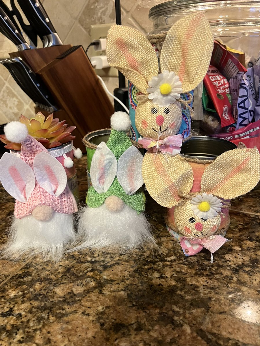 BabyD1111229's tweet image. I think the gnomes are my favorite…
Each can cost me $1.50 to make &amp;amp; add a succulent for $3 or grow or own. Nice little gift 💝 
#repurpose